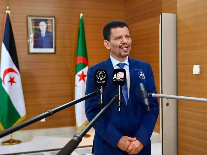  وزير الخارجية يشيد بـ