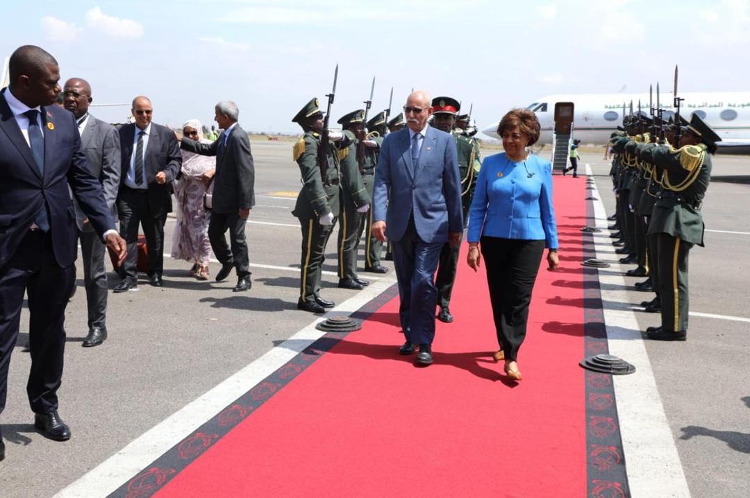 رئيس الجمهورية يصل العاصمة لواندا للمشاركة في الاحتفالات المخلدة للذكرى الخمسين لاستقلال أنغولا